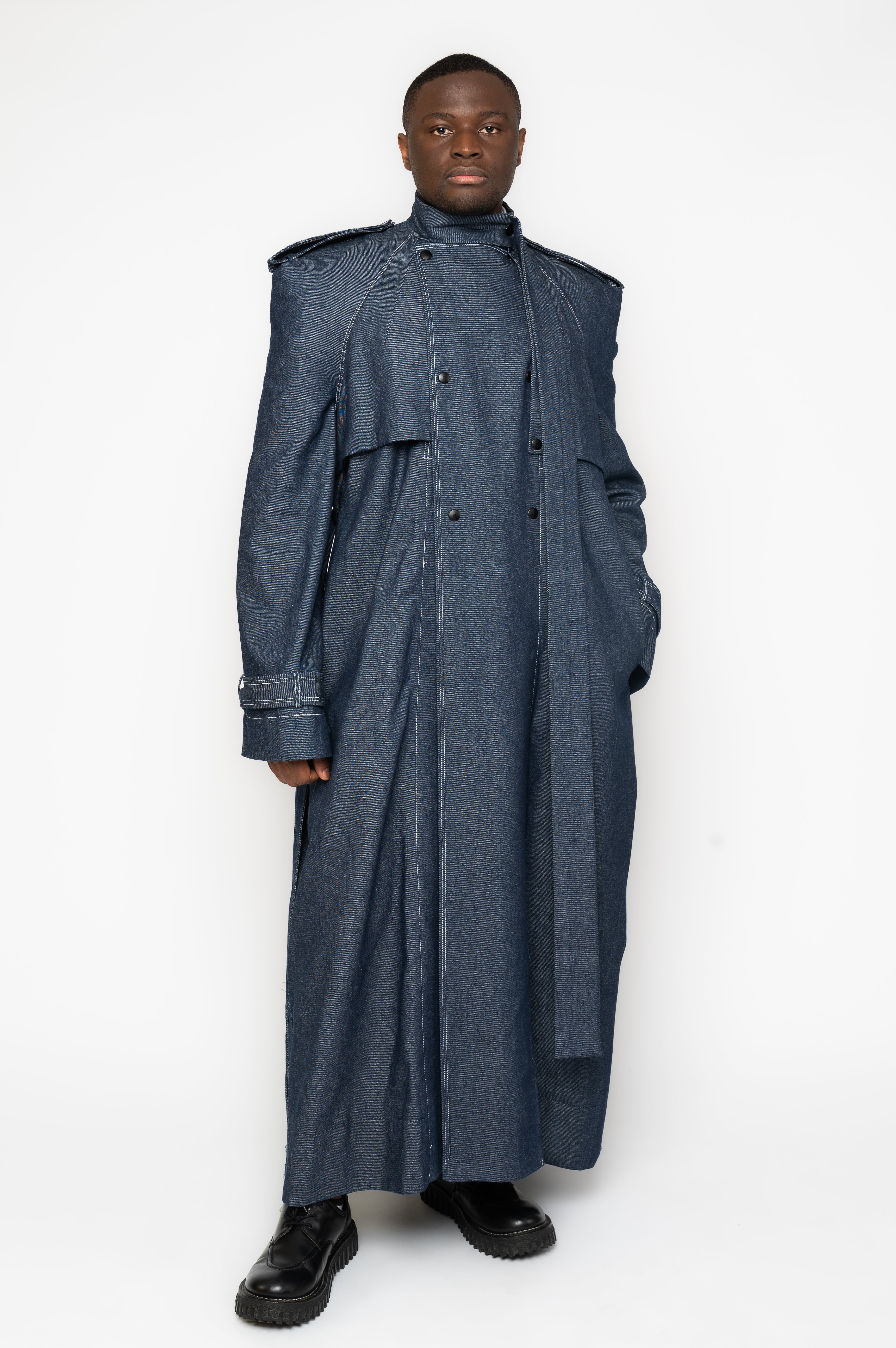 DETECTIVE TRENCH