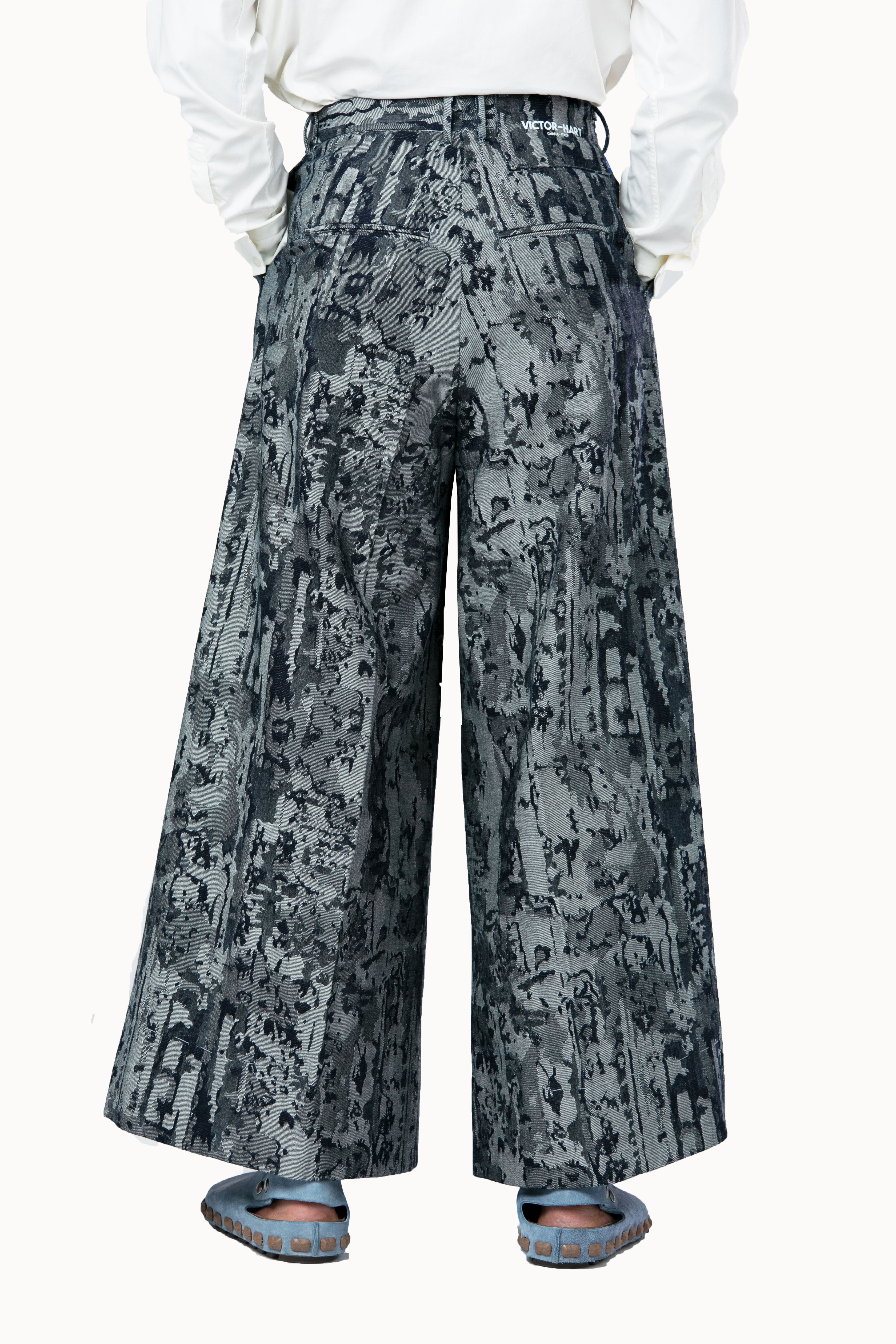 Victor-Hart luxury High Wiast jacquard Palazzo pants  with architectural tailoring